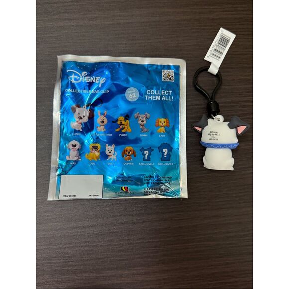 Disney Dogs Pocahontas Percy Blind Bag Figural Bag Clip Keychain CHASE - Picture 2 of 2
